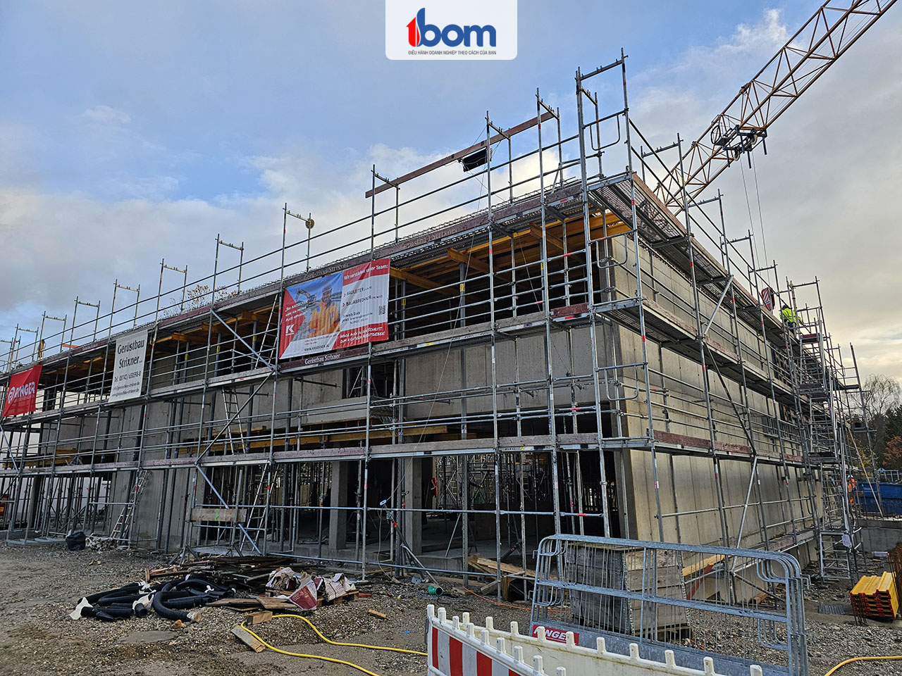 kiểm tra công trường xây dựng